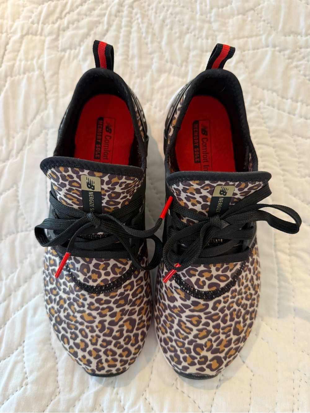 New Balance Women’s size 7 Leopard Print Sneakers with Black and Red Accents - Picture 6 of 8